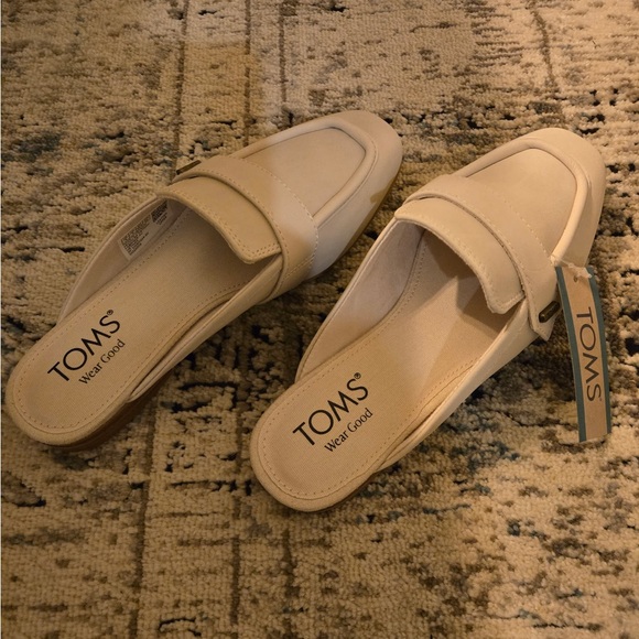 Women’s Toms NWT Mules - Picture 2 of 4